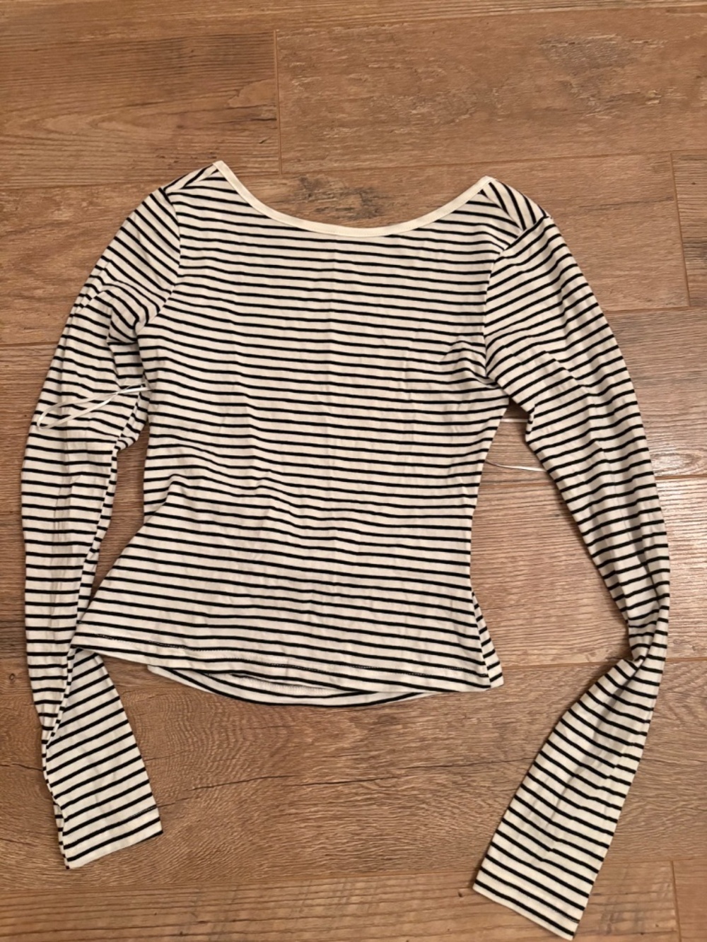 Striped backless top - Picture 3 of 3